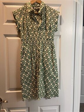 Monteau Green and White Geometric Midi Shirtdress